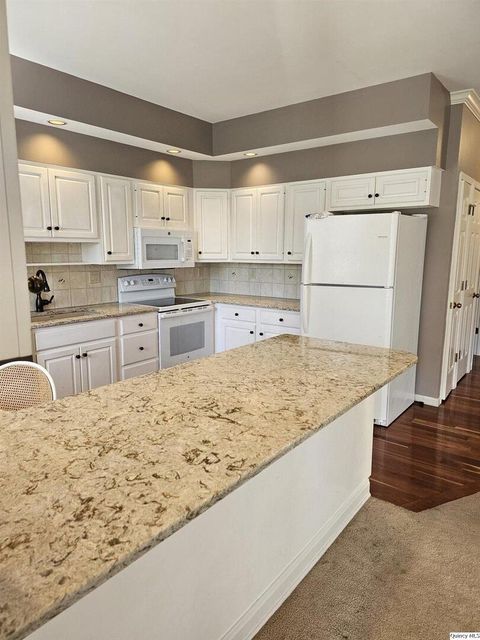 Tiny photo for 128 Knollwood, Quincy, IL 62301 (MLS # 12617996)