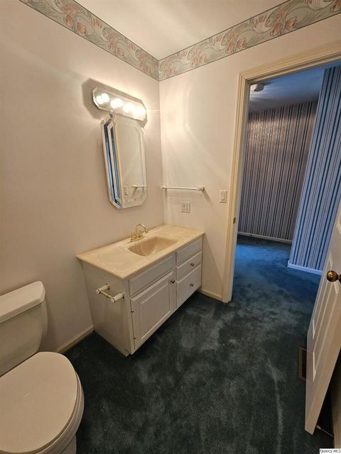 Tiny photo for 128 Knollwood, Quincy, IL 62301 (MLS # 12617996)