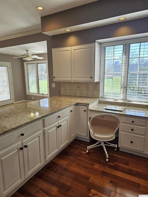 Tiny photo for 128 Knollwood, Quincy, IL 62301 (MLS # 12617996)