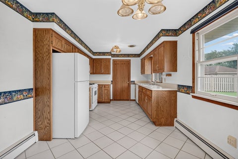 Tiny photo for 1817 Root Street, Crest Hill, IL 60403 (MLS # 12733384)
