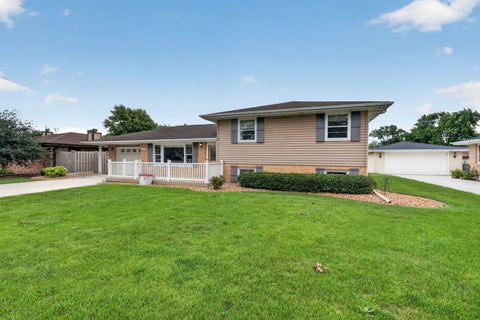 Photo of 1817 Root Street, Crest Hill, IL 60403 (MLS # 12733384)