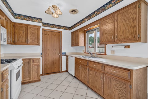 Tiny photo for 1817 Root Street, Crest Hill, IL 60403 (MLS # 12733384)