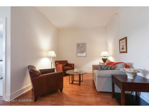 Tiny photo for 450 VILLAGE CENTER Drive #413, Burr Ridge, IL 60527 (MLS # 12543669)