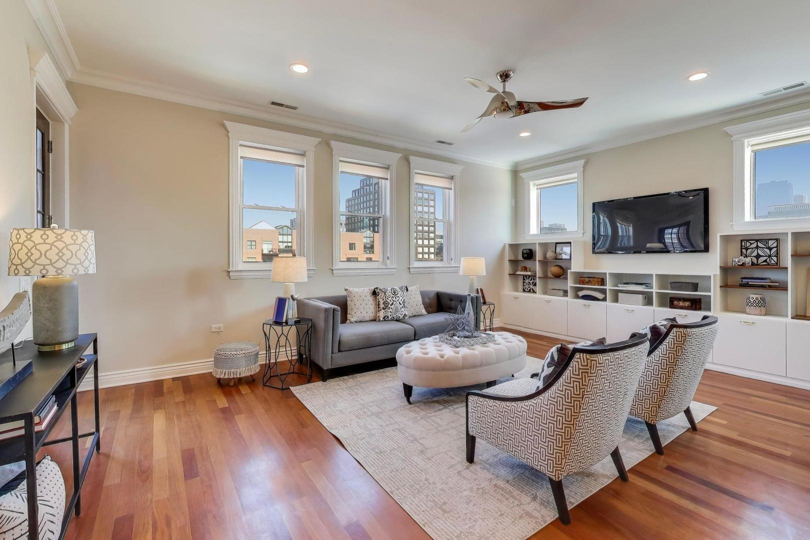 1148 W Monroe Street 5NE