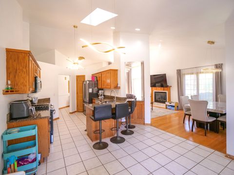 Tiny photo for 6706 Pondview Drive, Tinley Park, IL 60477 (MLS # 12503875)