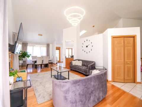 Tiny photo for 6706 Pondview Drive, Tinley Park, IL 60477 (MLS # 12503875)