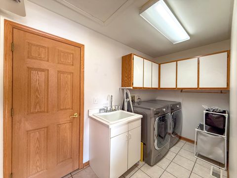 Tiny photo for 6706 Pondview Drive, Tinley Park, IL 60477 (MLS # 12503875)