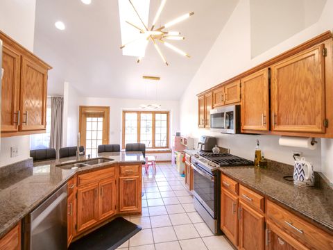 Tiny photo for 6706 Pondview Drive, Tinley Park, IL 60477 (MLS # 12503875)