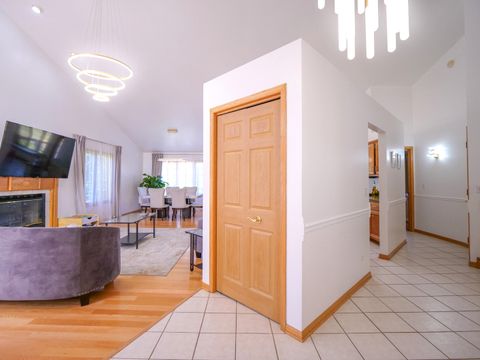 Tiny photo for 6706 Pondview Drive, Tinley Park, IL 60477 (MLS # 12503875)