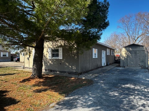 Tiny photo for 805 W Helen Avenue, Christopher, IL 62822 (MLS # 12578473)