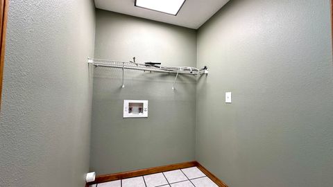 Tiny photo for 1111 E Elm Street, WestFrank, IL 62896 (MLS # 100000372)