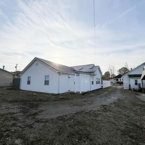 Tiny photo for 1111 E Elm Street, West Frankfort, IL 62896 (MLS # 100000372)