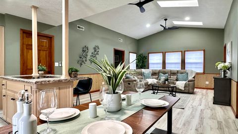 Tiny photo for 1111 E Elm Street, WestFrank, IL 62896 (MLS # 100000372)