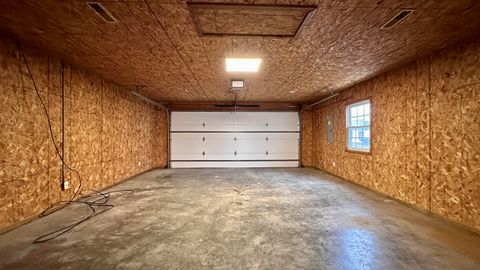 Tiny photo for 1111 E Elm Street, WestFrank, IL 62896 (MLS # 100000372)