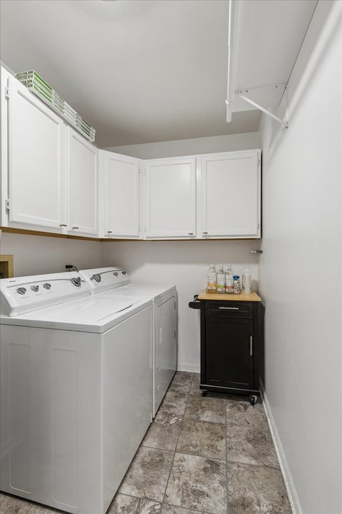 Tiny photo for 708 Burr Oak Lane #B, Prospect Heights, IL 60070 (MLS # 12776835)