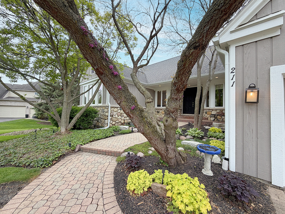 211 Ridge Lane
