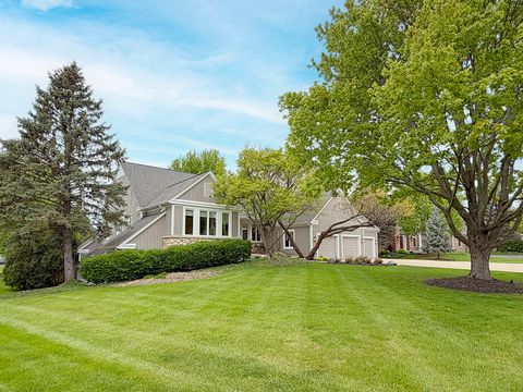 Photo of 211 Ridge Lane, Lake In The Hills, IL 60156 (MLS # 12646839)