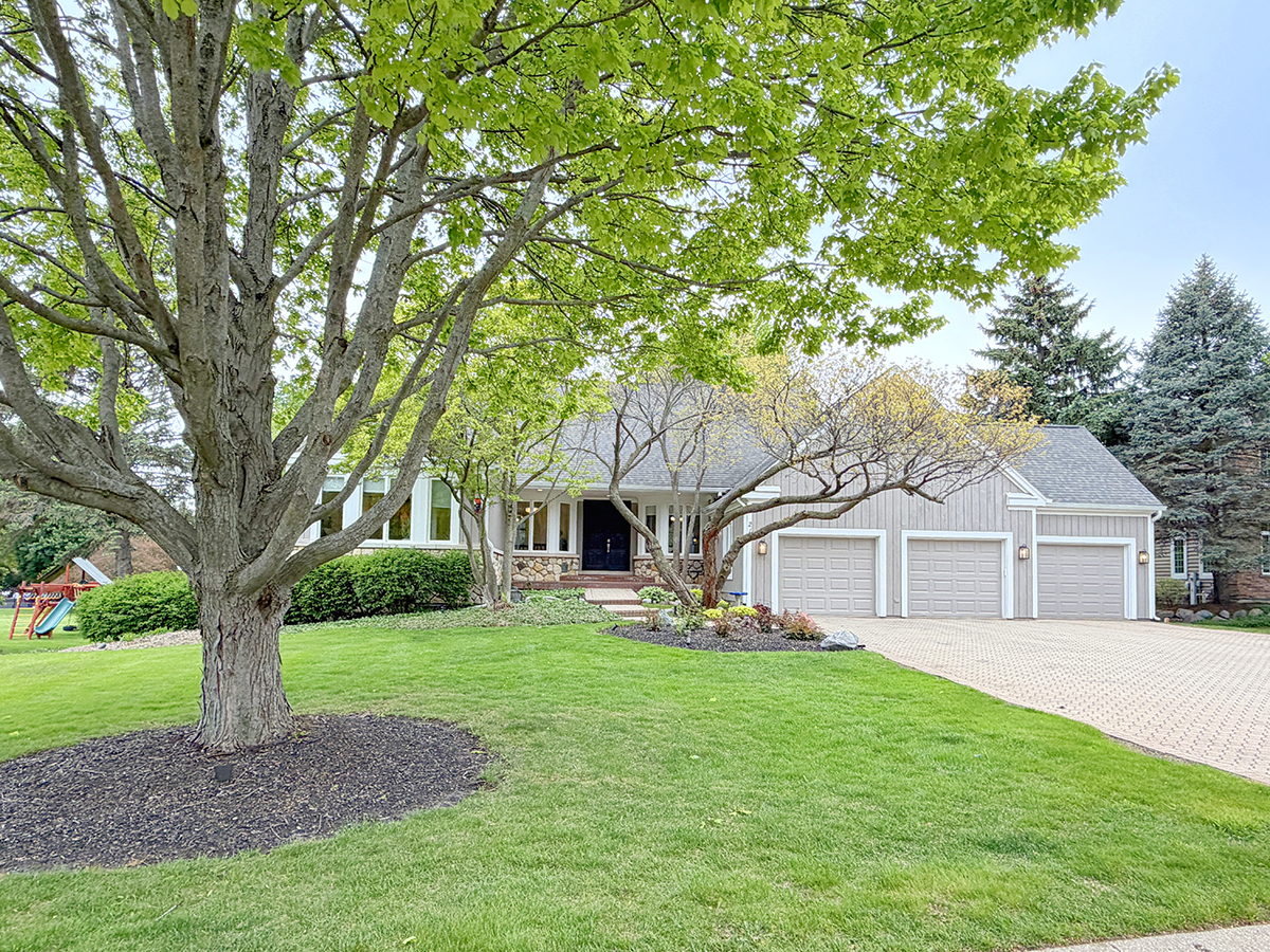 211 Ridge Lane