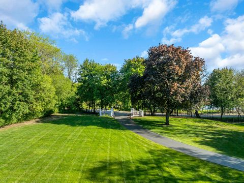 Tiny photo for 32 Otis Road, Barrington Hills, IL 60010 (MLS # 12657771)