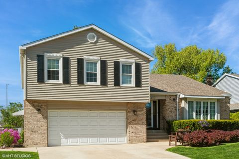 1420 E Canterbury Drive Arlington Heights IL 60004