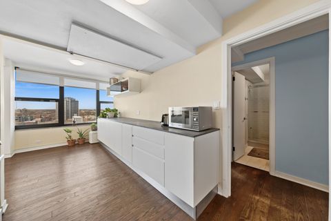 Tiny photo for 5801 N Sheridan Road #14A, Chicago, IL 60660 (MLS # 12609036)