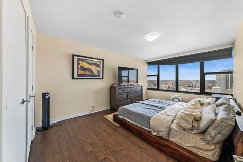 Tiny photo for 5801 N Sheridan Road #14A, Chicago, IL 60660 (MLS # 12609036)