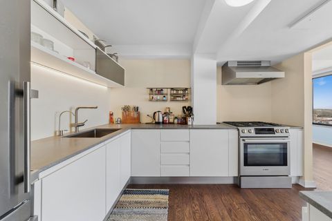 Tiny photo for 5801 N Sheridan Road #14A, Chicago, IL 60660 (MLS # 12609036)