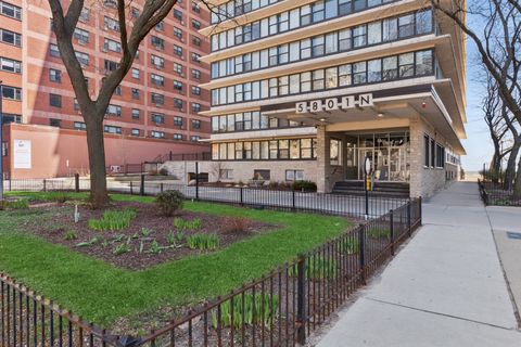 Photo of 5801 N Sheridan Road #14A, Chicago, IL 60660 (MLS # 12609036)