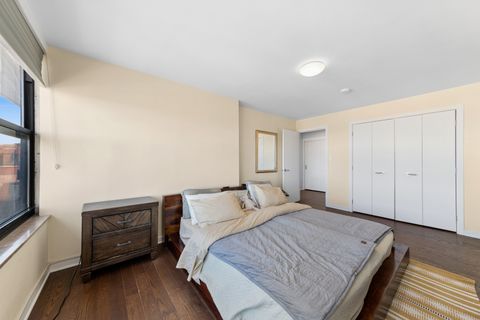 Tiny photo for 5801 N Sheridan Road #14A, Chicago, IL 60660 (MLS # 12609036)