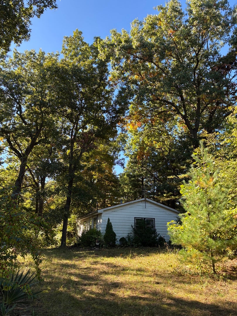 1903 Hickory Lane