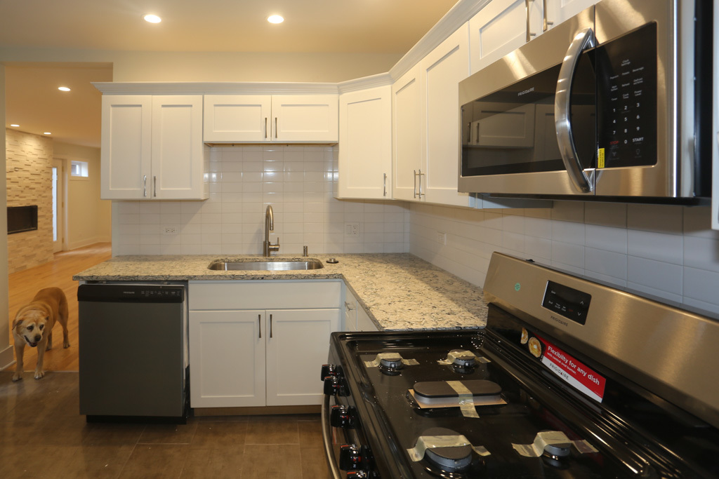 1637 N CLYBOURN Avenue CH2