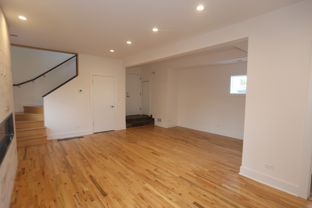 1637 N CLYBOURN Avenue CH2