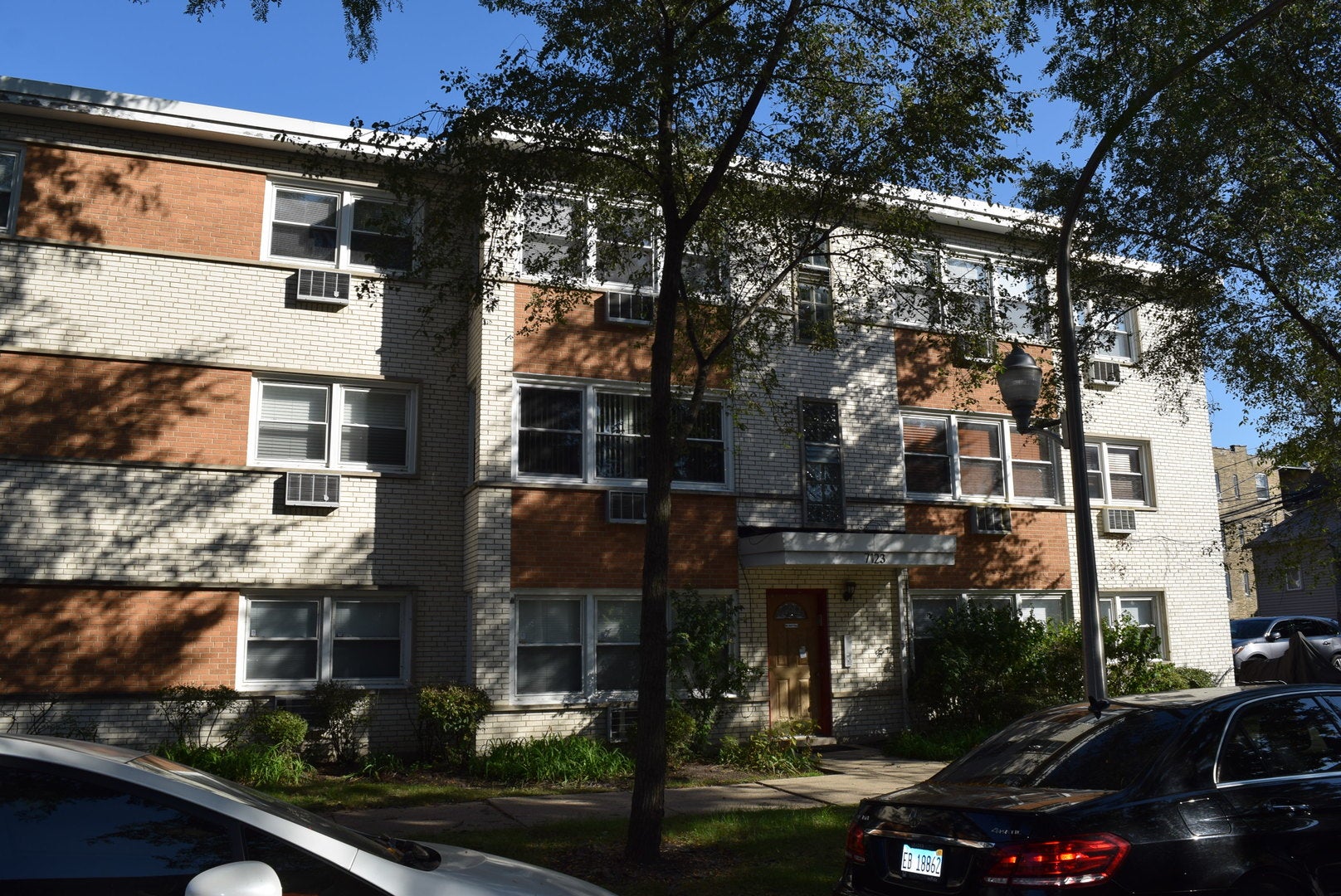 7123 N Damen Avenue 5E
