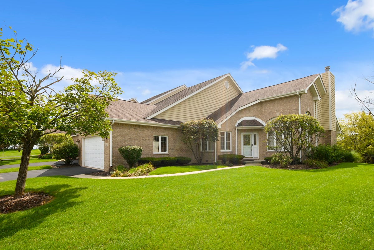 Edit Distance Similarity 10427 Songbird Cir, Orland Park, IL 60467 for sale - Stessa