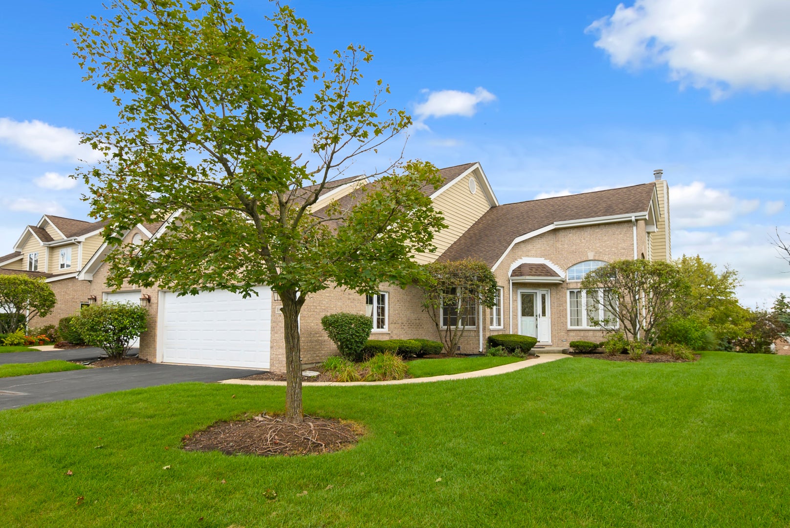 10427 Songbird Circle