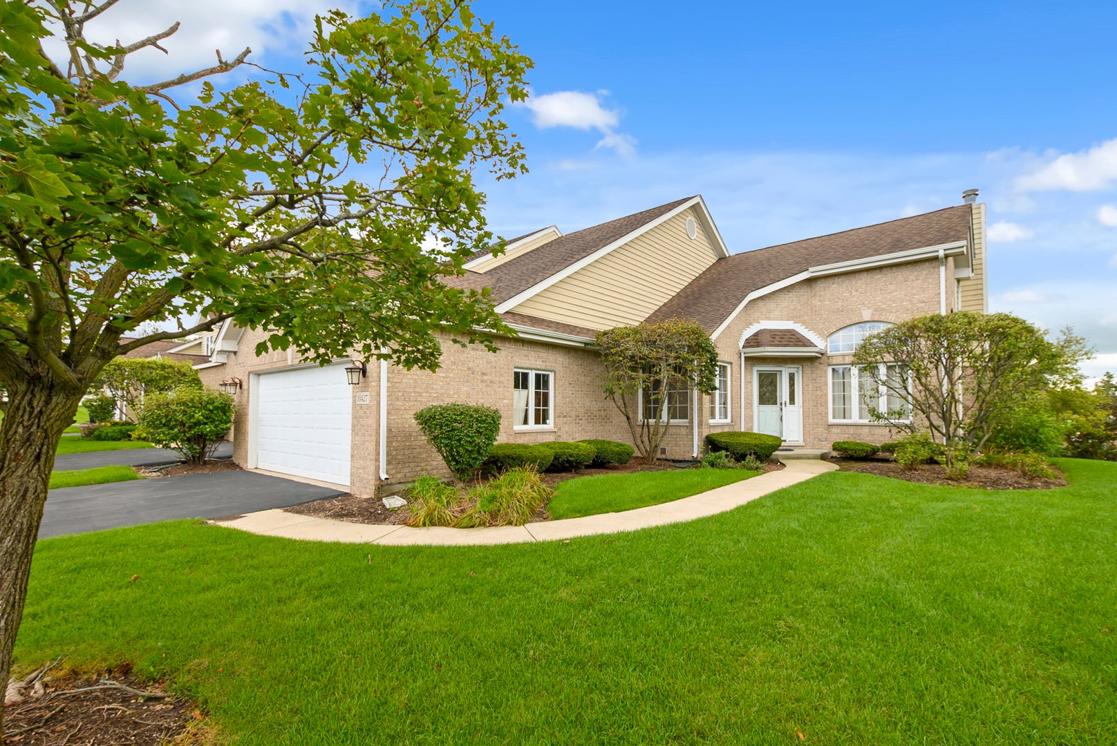 10427 Songbird Circle