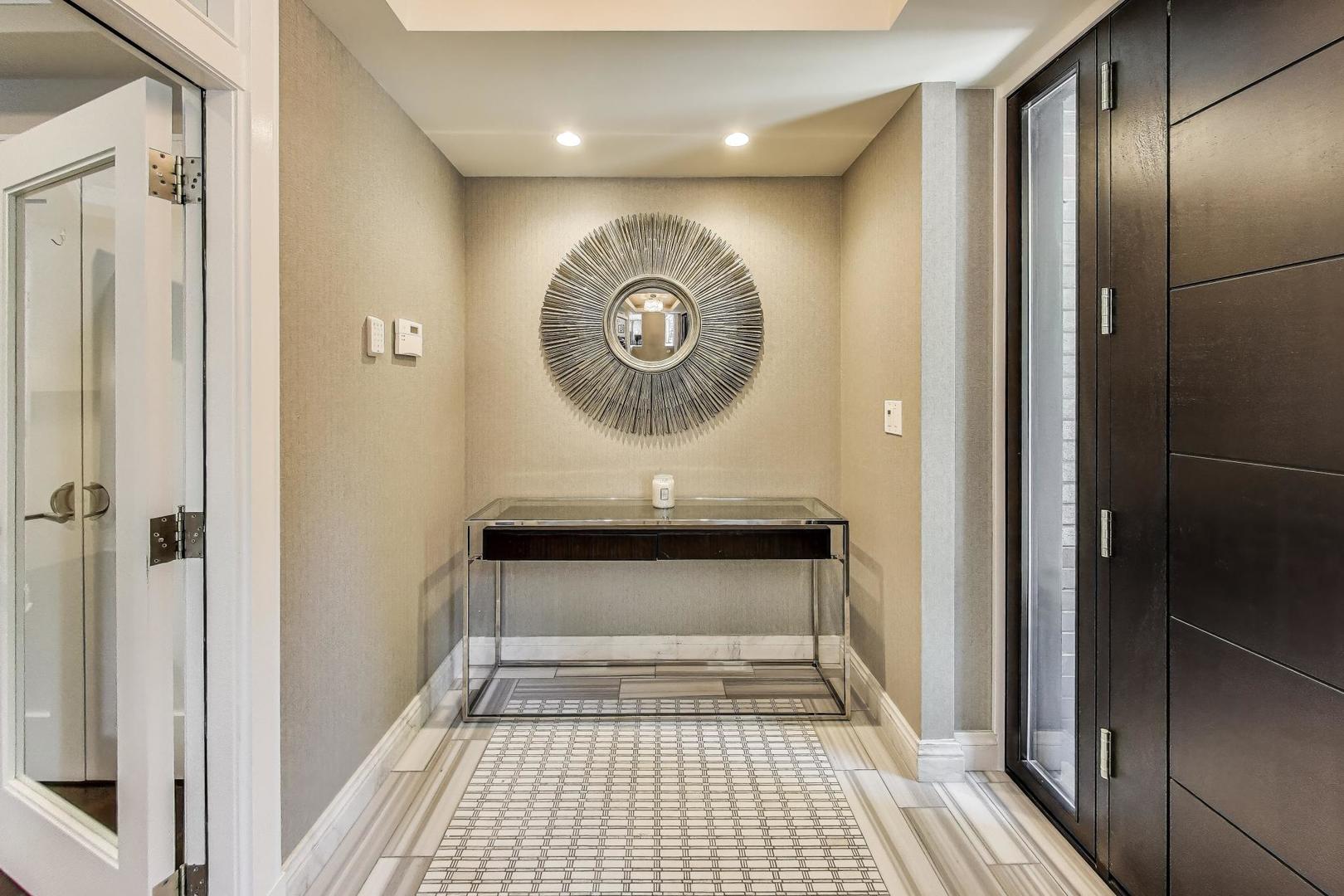 1720 N CLEVELAND Avenue