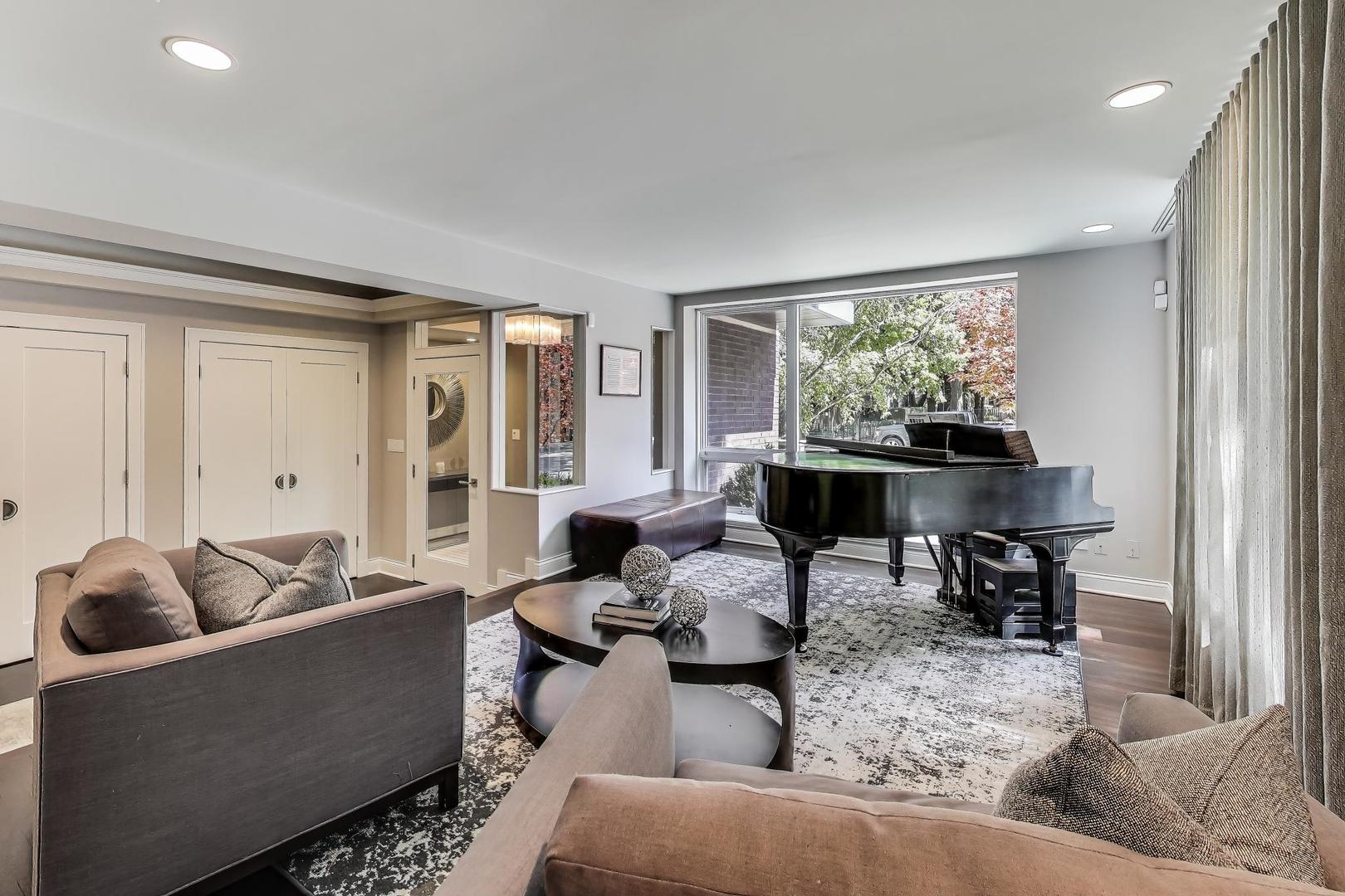 1720 N CLEVELAND Avenue