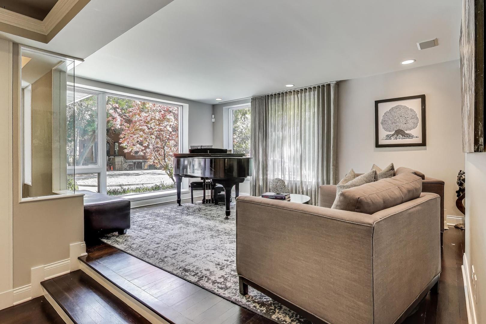 1720 N CLEVELAND Avenue