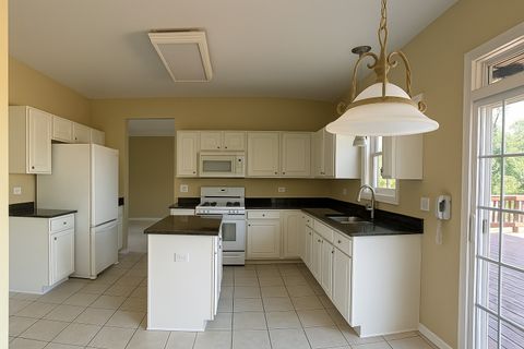 Tiny photo for 21546 Victory Lake Way, Crest Hill, IL 60403 (MLS # 12537314)