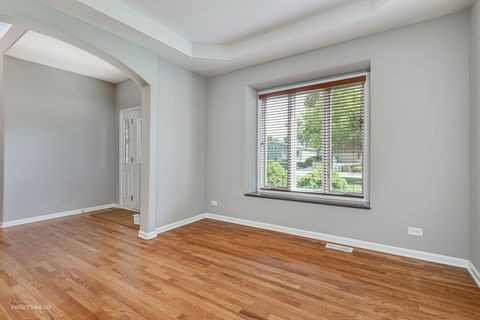 Tiny photo for 573 W Babcock Avenue, Elmhurst, IL 60126 (MLS # 12463985)