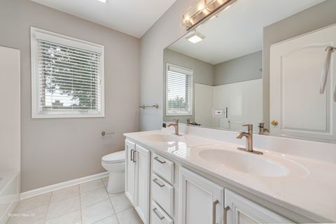 Tiny photo for 573 W Babcock Avenue, Elmhurst, IL 60126 (MLS # 12463985)