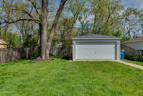 Tiny photo for 573 W Babcock Avenue, Elmhurst, IL 60126 (MLS # 12463985)