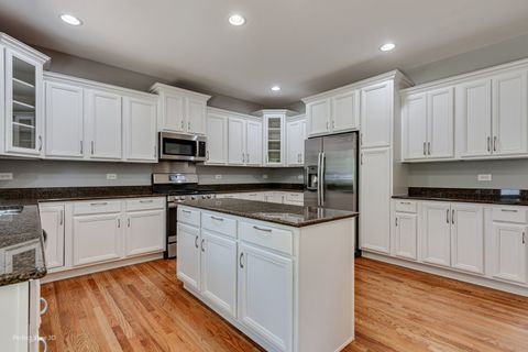 Tiny photo for 573 W Babcock Avenue, Elmhurst, IL 60126 (MLS # 12463985)
