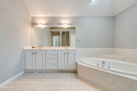 Tiny photo for 573 W Babcock Avenue, Elmhurst, IL 60126 (MLS # 12463985)