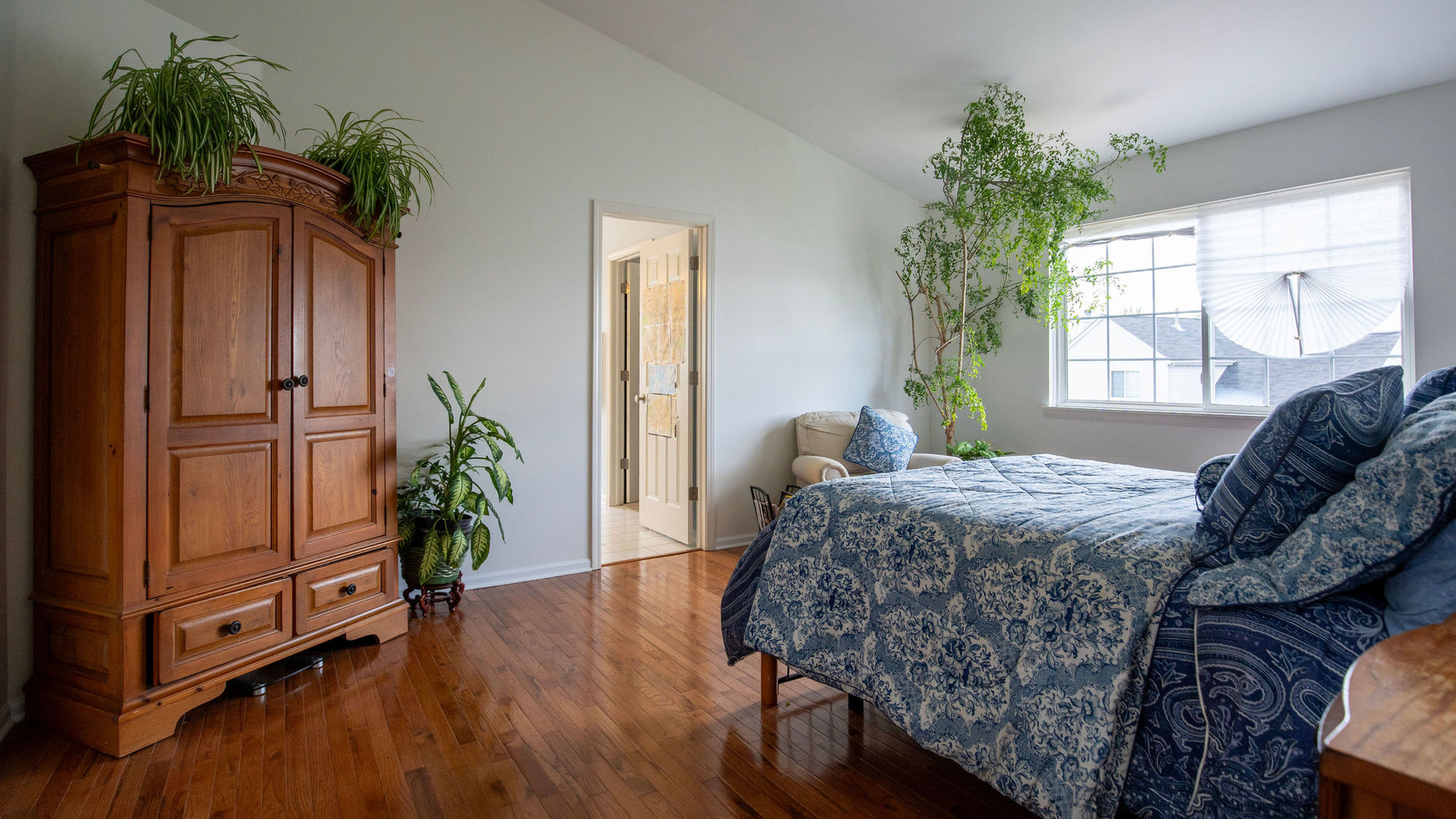 107 W Hampton Court