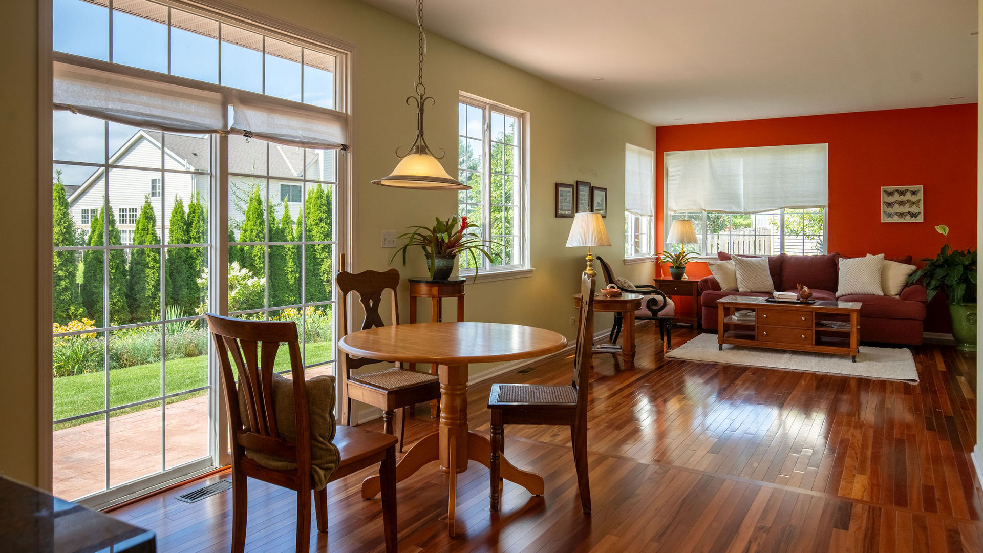 107 W Hampton Court