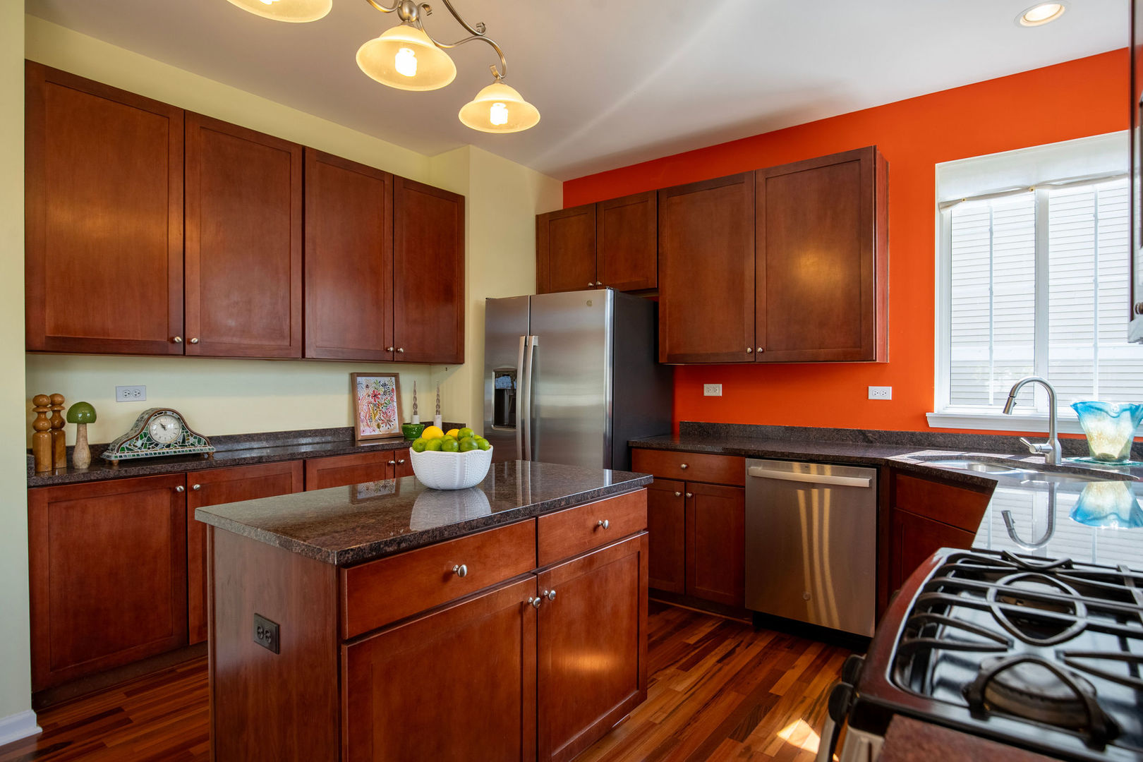 107 W Hampton Court
