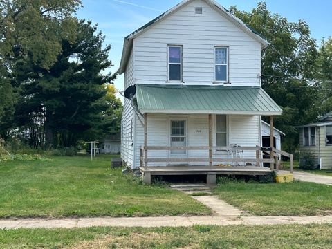 Photo of 705 W Wall Street, Morrison, IL 61270 (MLS # 12470765) Photo of 705 W Wall Street, Morrison, IL 61270 (MLS # 12470765)