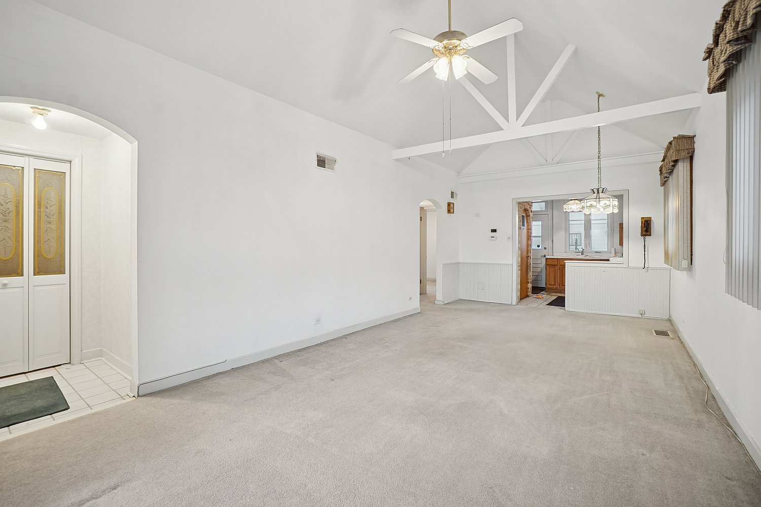 5735 N Ottawa Avenue